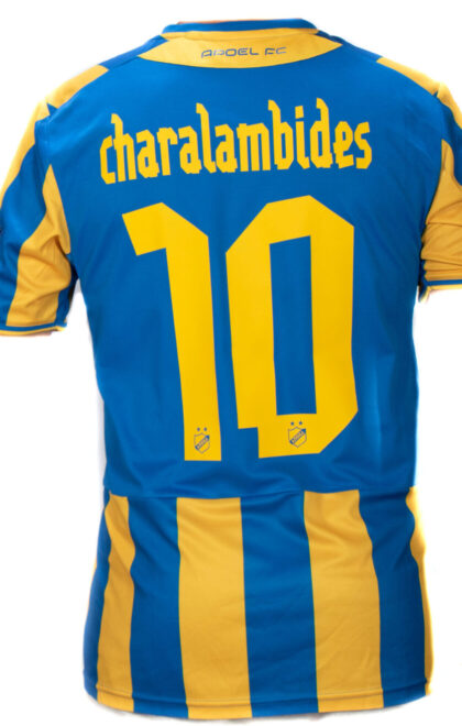 Πίσω όψη εμφάνισης ΑΠΟΕΛ 2013-14