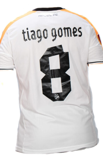 Πίσω όψη εμφάνισης ΑΠΟΕΛ 2013-14