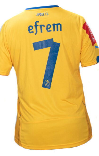 Πίσω όψη εμφάνισης ΑΠΟΕΛ 2014-15
